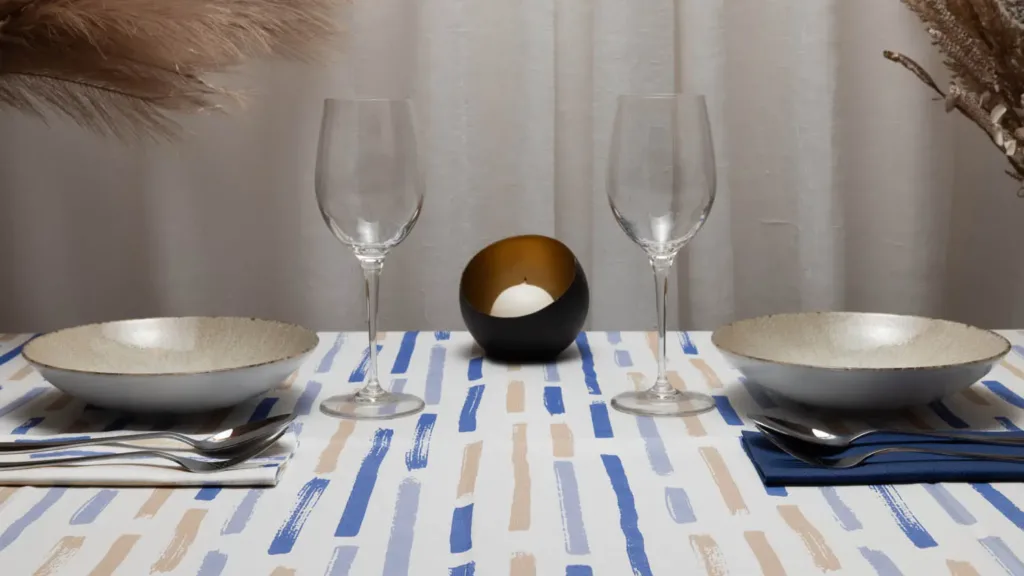 Tovaglia TNT Monet 100x100 cm – Tovaglia Tavola Monouso Blu e Beige