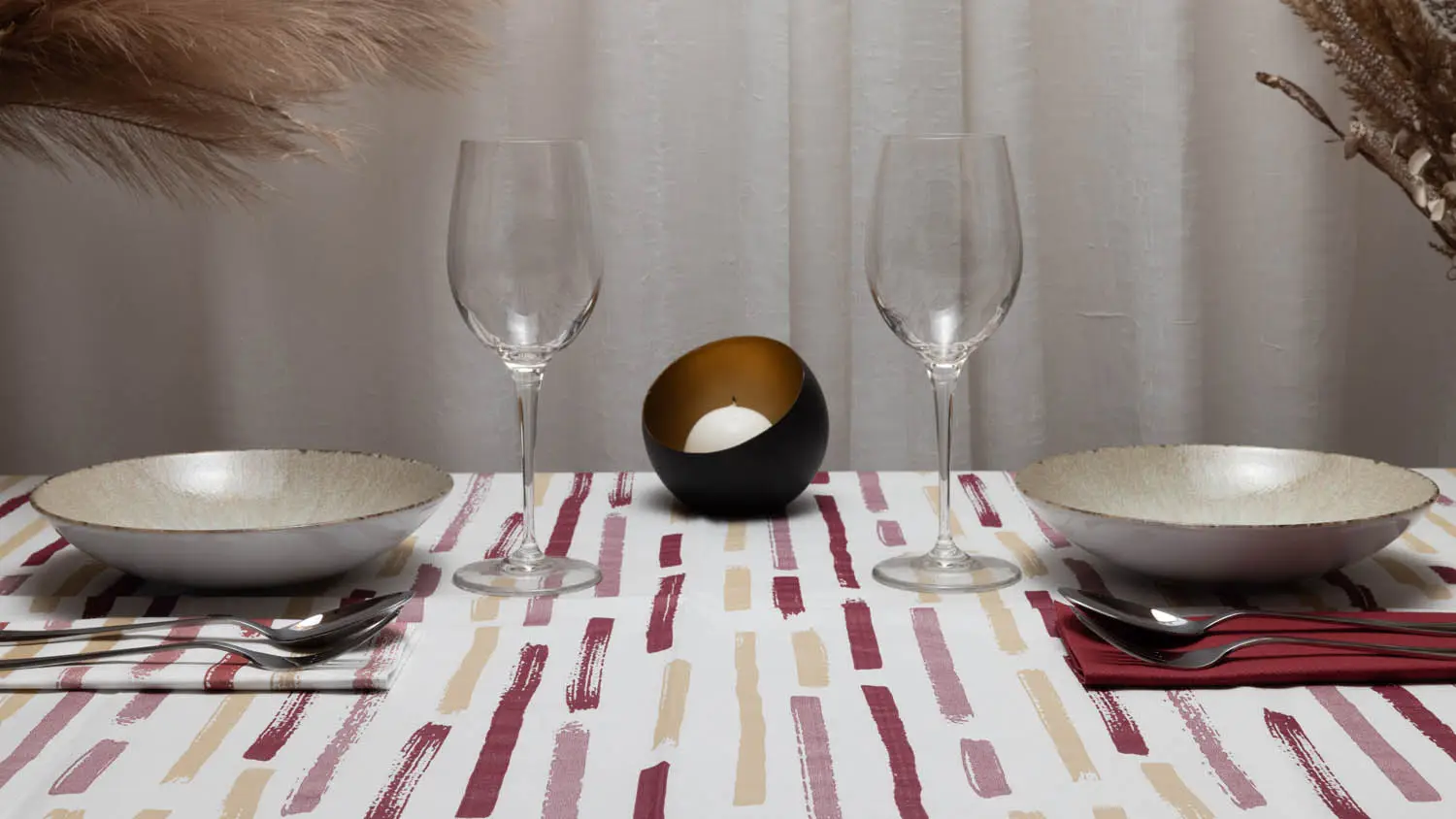 Tovaglie-Tnt-Monet-100×100-bordeaux-abbinamenti Tovaglia TNT Monet 100x100 cm – Tovaglia Tavola Monouso Bordeaux e Beige