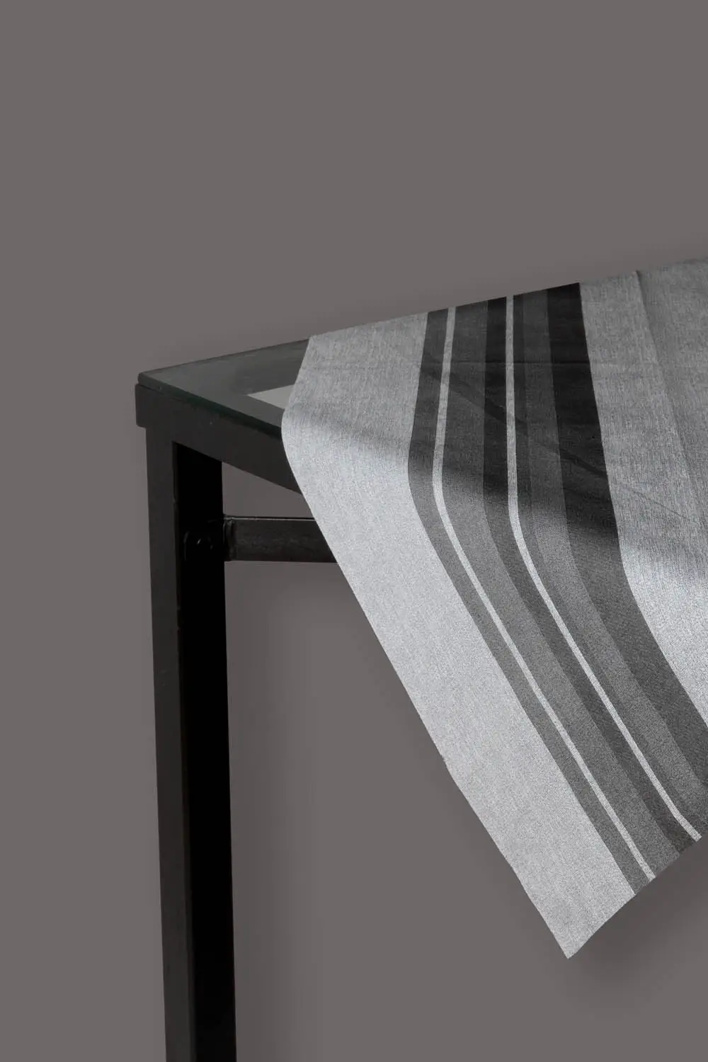 Tovaglie_TNT-Airlaid-Dafne-grigio-nero Tovaglie_TNT-Airlaid-Dafne-grigio-nero